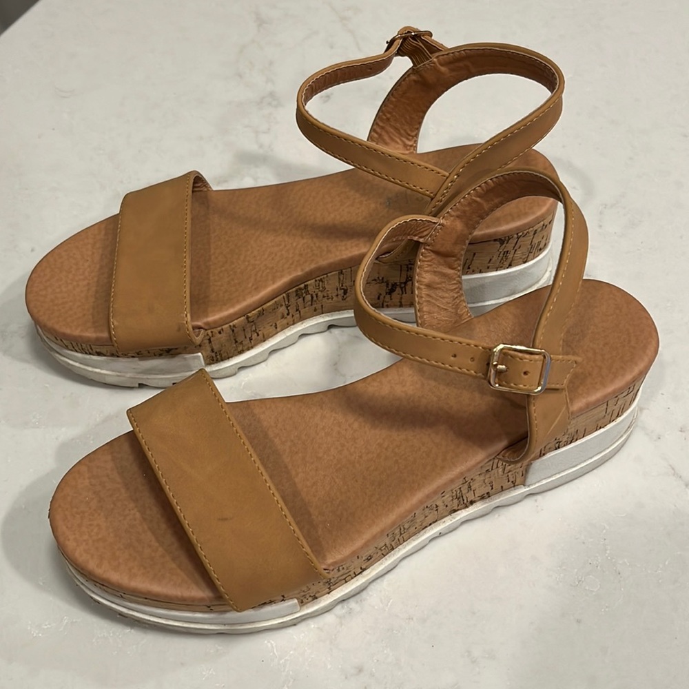 Sandals - Size 8